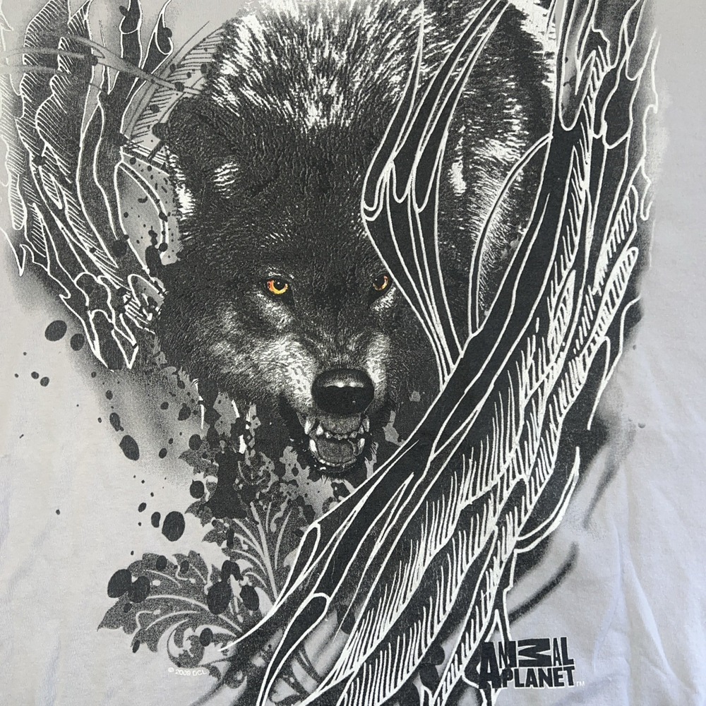 VINTAGE Animal Planet Wolf‎ Shirt Men's 2XL 2009 Graphic Casual Nature Animals